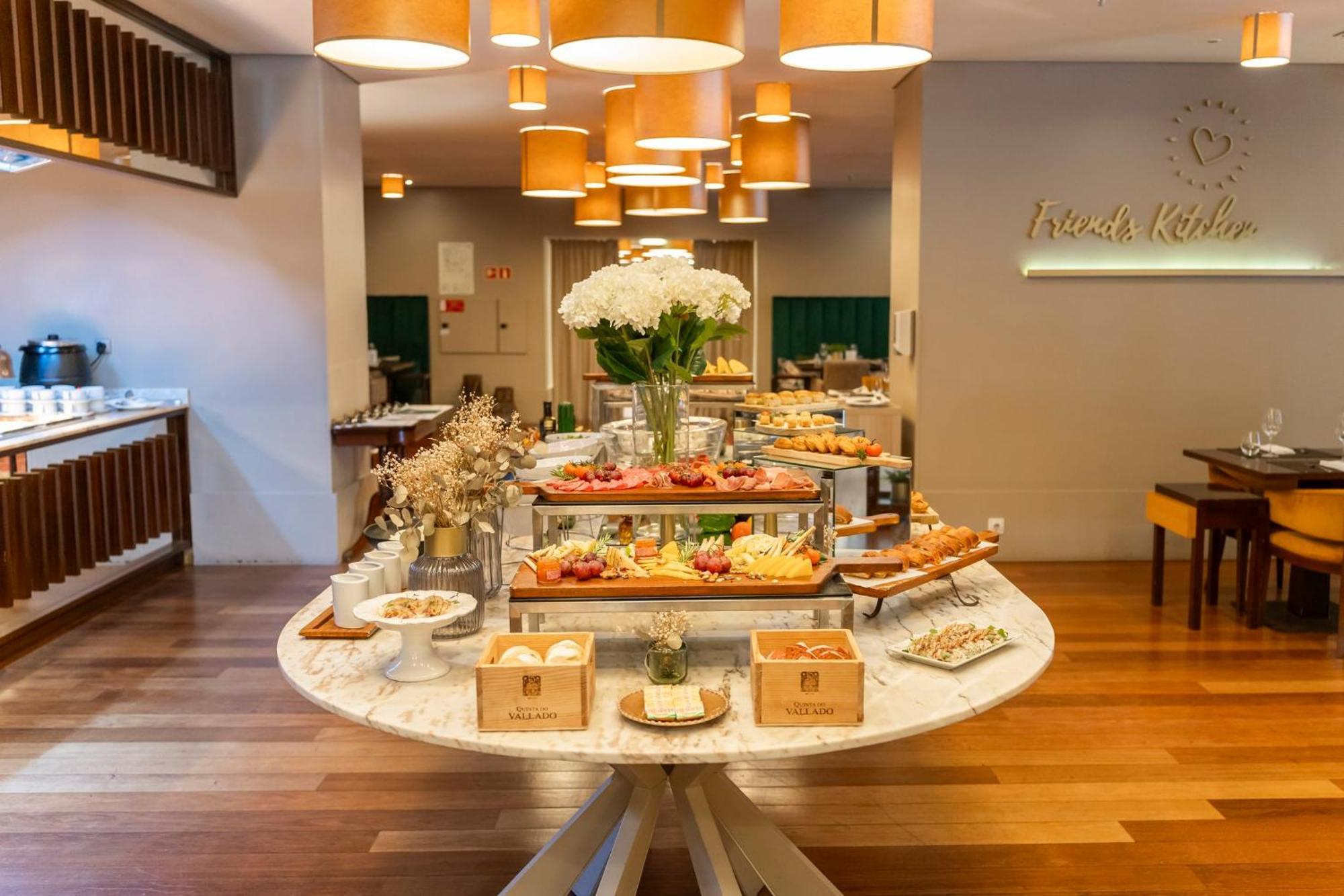 Holiday Inn Porto Gaia By Ihg Vila Nova de Gaia Exterior photo